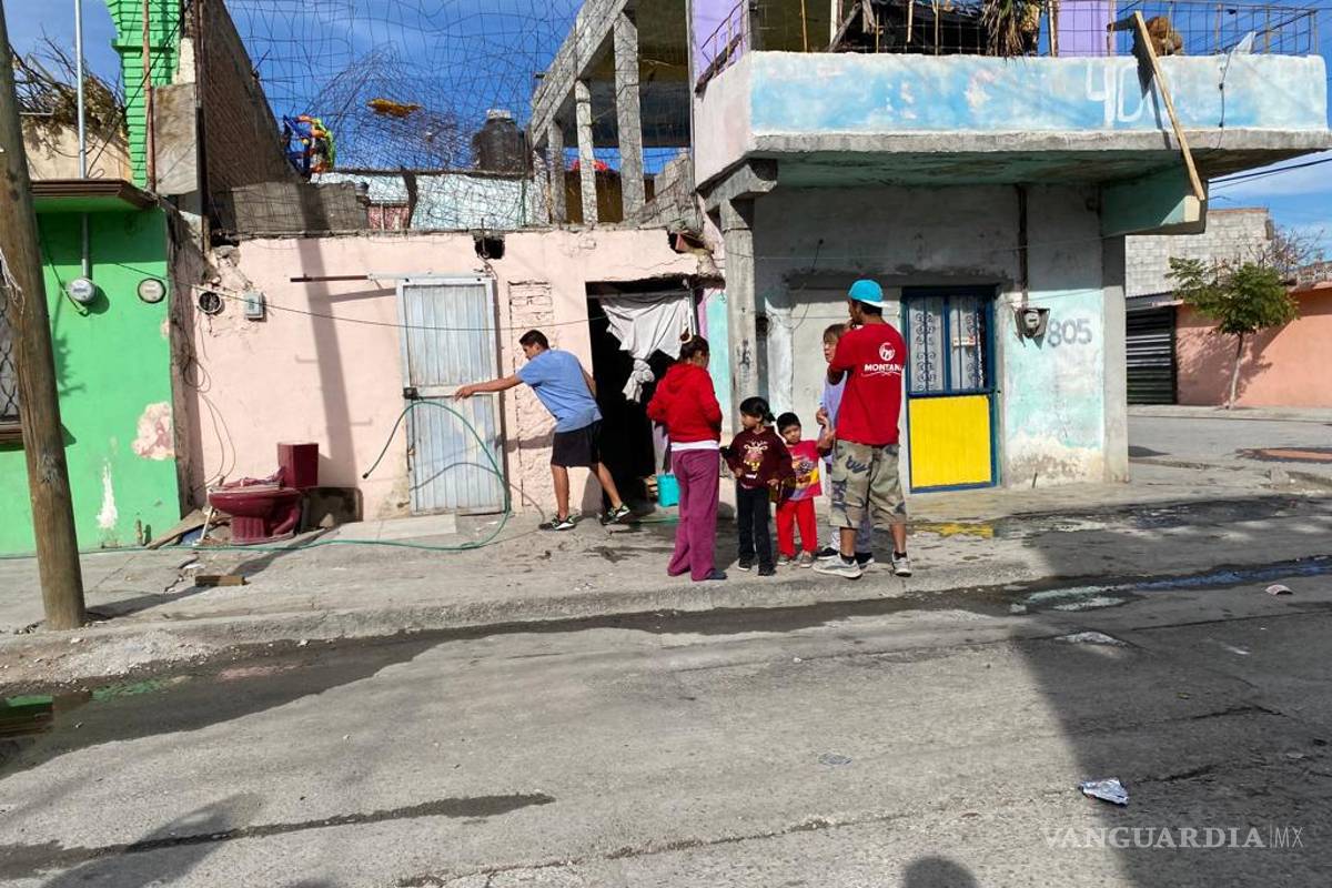 Héroe salva a 5 niños de casa en llamas en Saltillo; menores salen ilesos