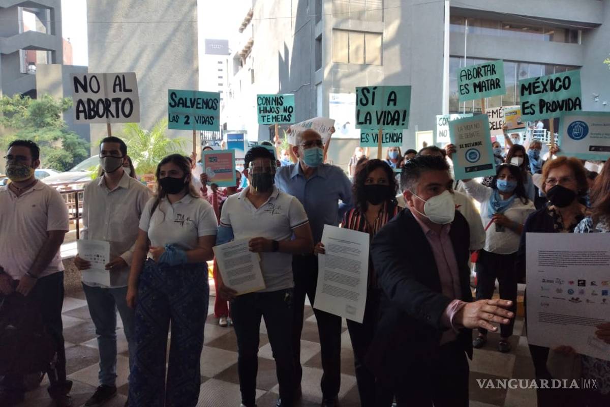 Reprueban con protesta en Nuevo León por iniciativa que propone el aborto