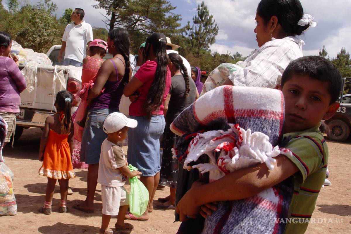 Desplazados por la violencia en Guerrero, sin agua ni comida