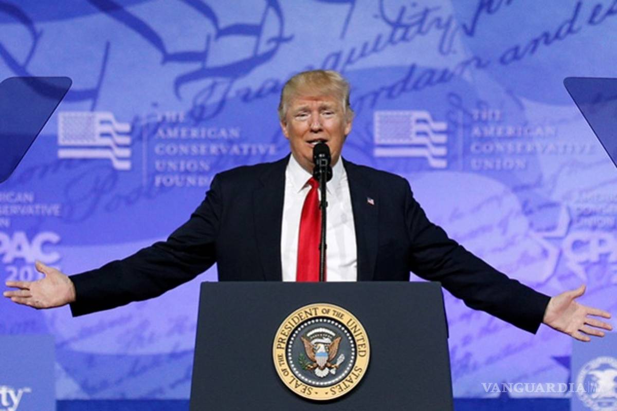 Trump felicita a Tom Perez por su puesto al frente del Partido Demócrata