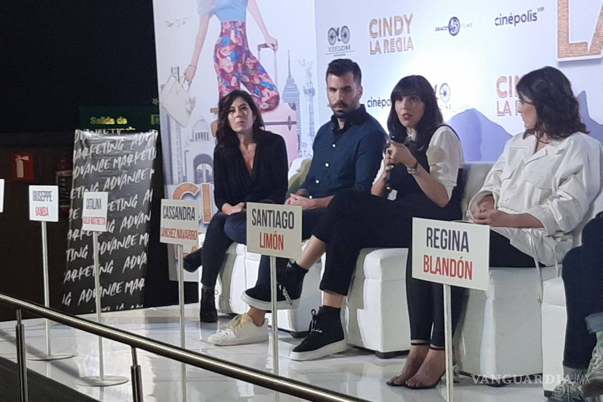 Cindy 'La Regia' sale del comic y muestra al mundo la cultura regia
