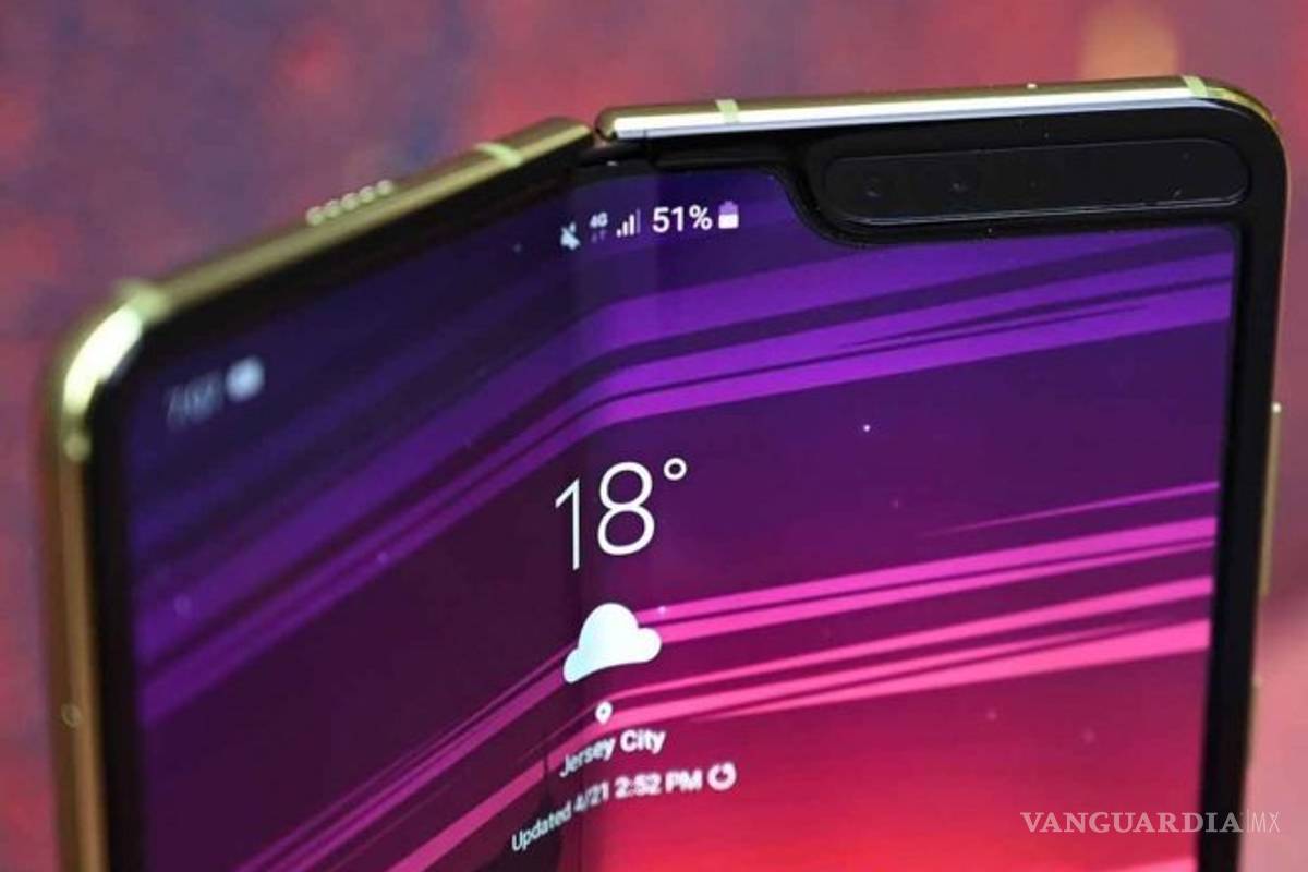 Podrías comprarte un iPhone con lo que costará cambiar la pantalla del Samsung Galaxy Fold