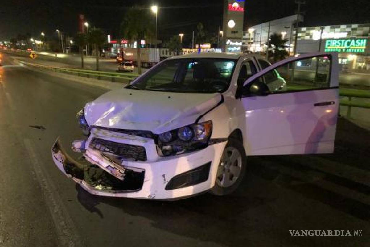 Vehículo fantasma los hace chocar frente a Mirasierra de Saltillo