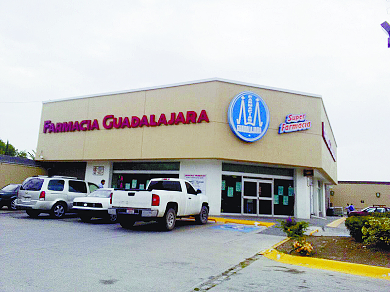 Con desarmador, asaltan farmacia en Ramos Arizpe