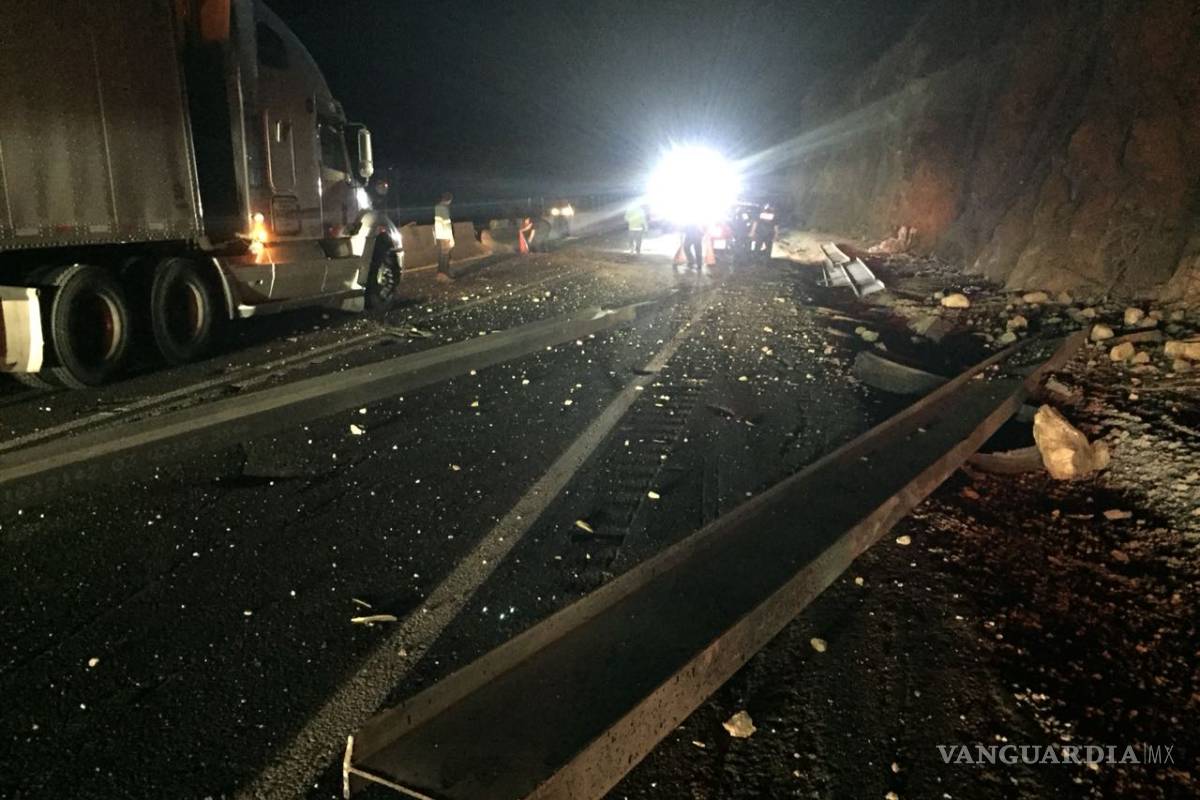 Remolque de tráiler causa accidente en 'Los Chorros'