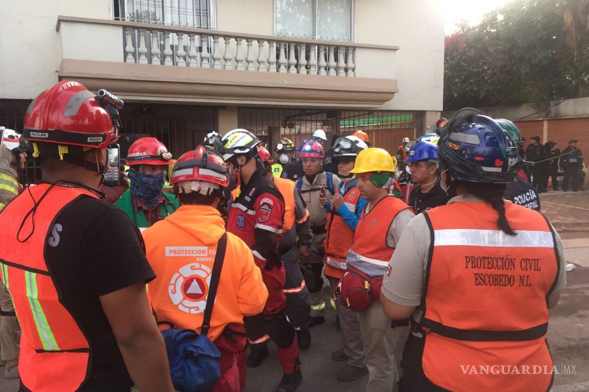 Rescatistas de Nuevo León apoyan a víctimas de sismo