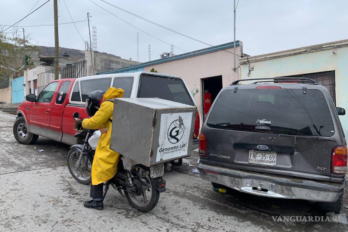 Saltillo: repartidores de apps atienden a aislados por COVID-19 entre riesgos y sin seguro médico