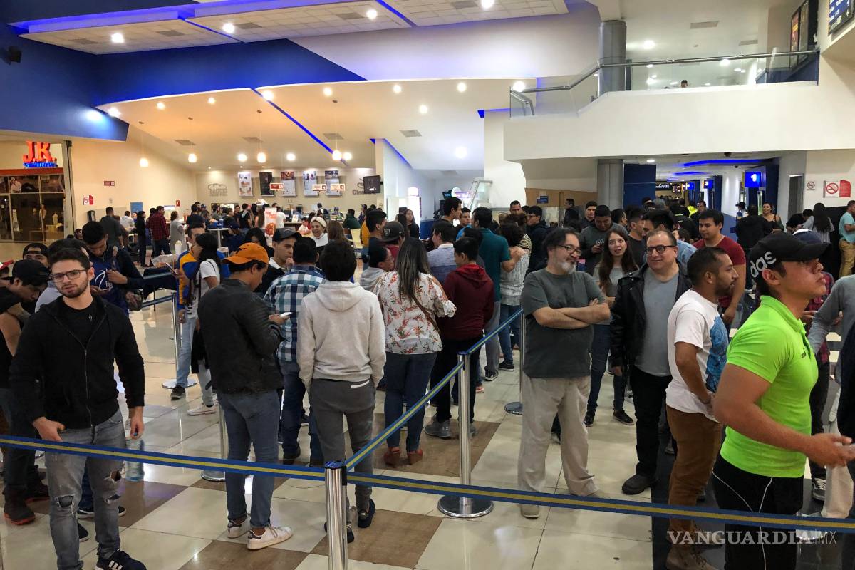 Madrugan fanáticos de Saltillo con ‘El Guasón’ de Todd Philips