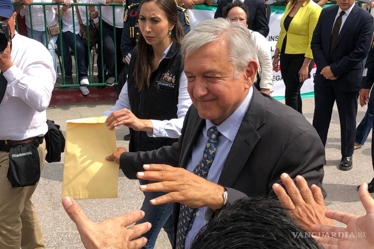 $!Los clamores a AMLO en Piedras Negras: Búsqueda de desaparecidos, revés a Reforma Energética e irregularidades en el ISSSTE