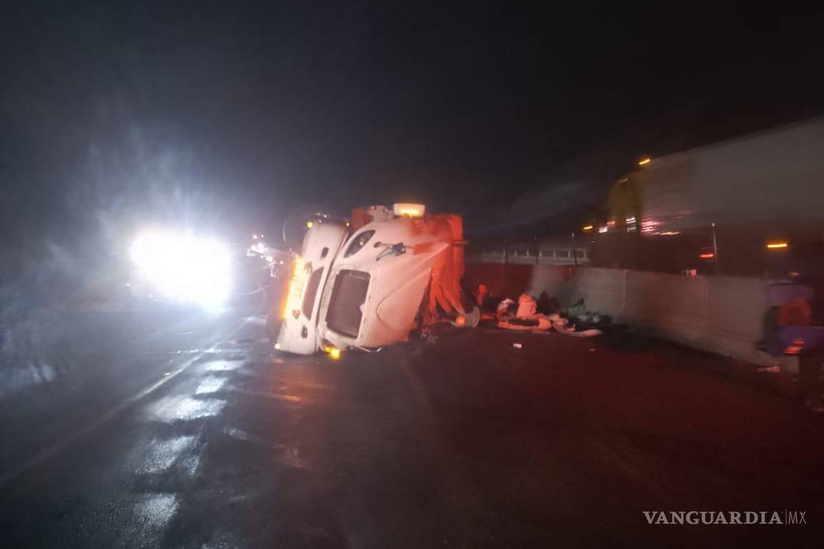 Volcadura en Los Chorros bloquea la carretera por más de siete horas