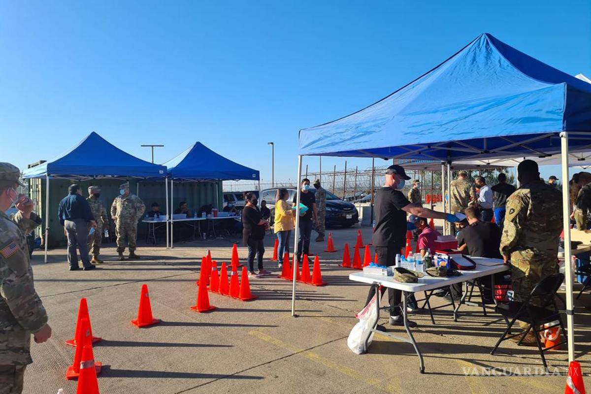 Aplican primeras dosis anti COVID-19 a jóvenes de 12 a 17 años en Piedras Negras, Coahuila