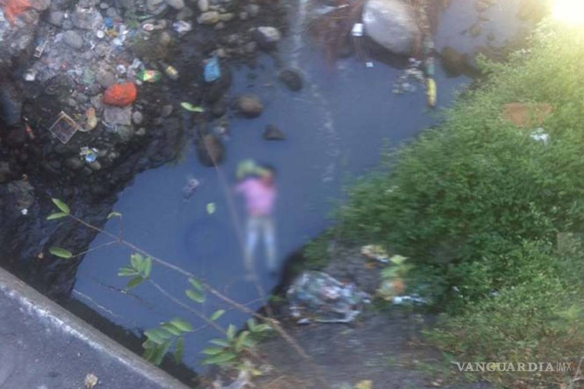 Mujer se tira dos veces de un puente y sobrevive