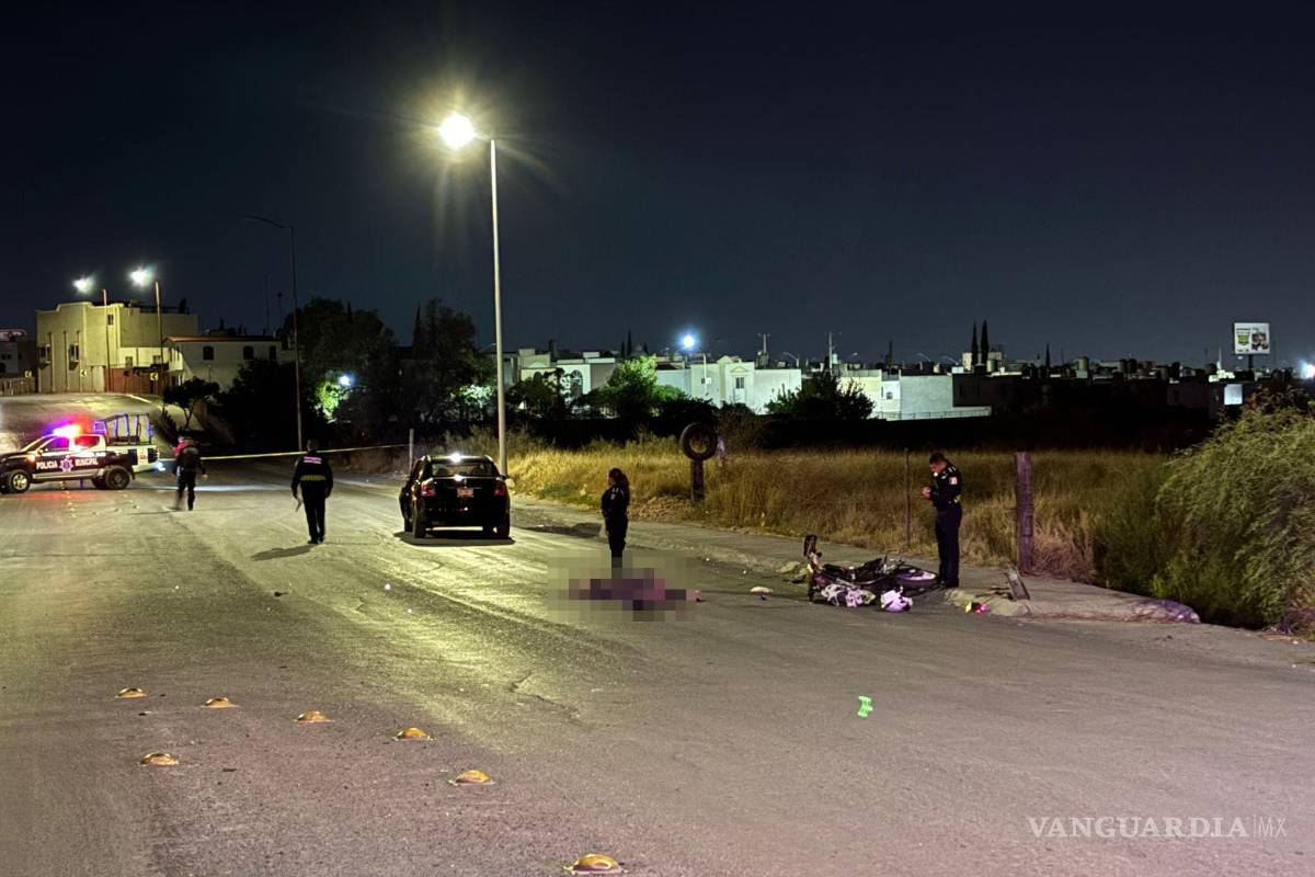 Saltillo: Mueren dos jóvenes al ser embestidos por un auto que intentó dar vuelta en ‘U’