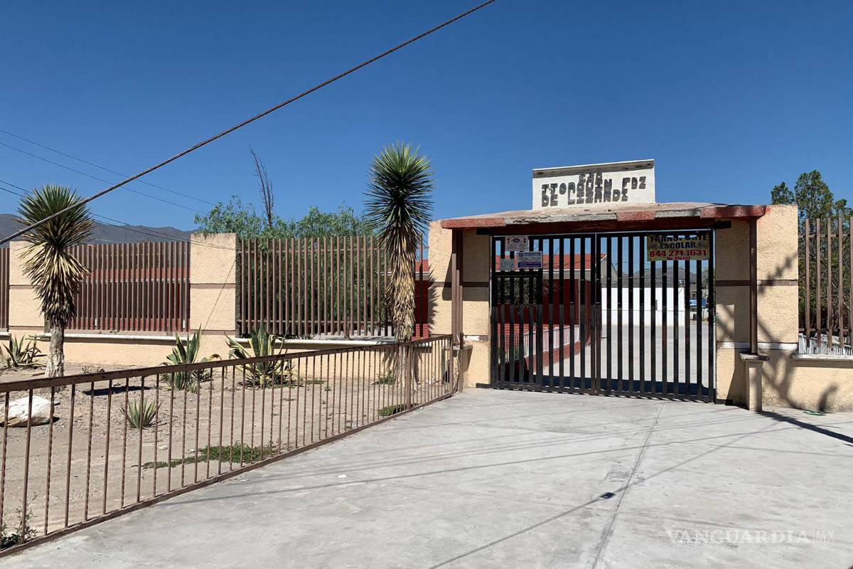 Con amenazas, padres de familia logran que la Sedu contrate intendente en escuela de Saltillo