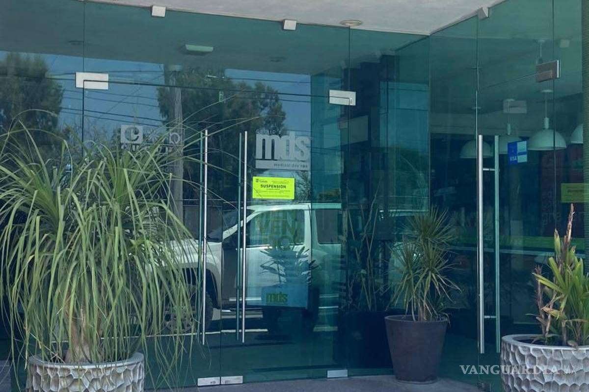 $!Los sellos se mantendrán en tanto no se solventen los señalamientos a la clínica.