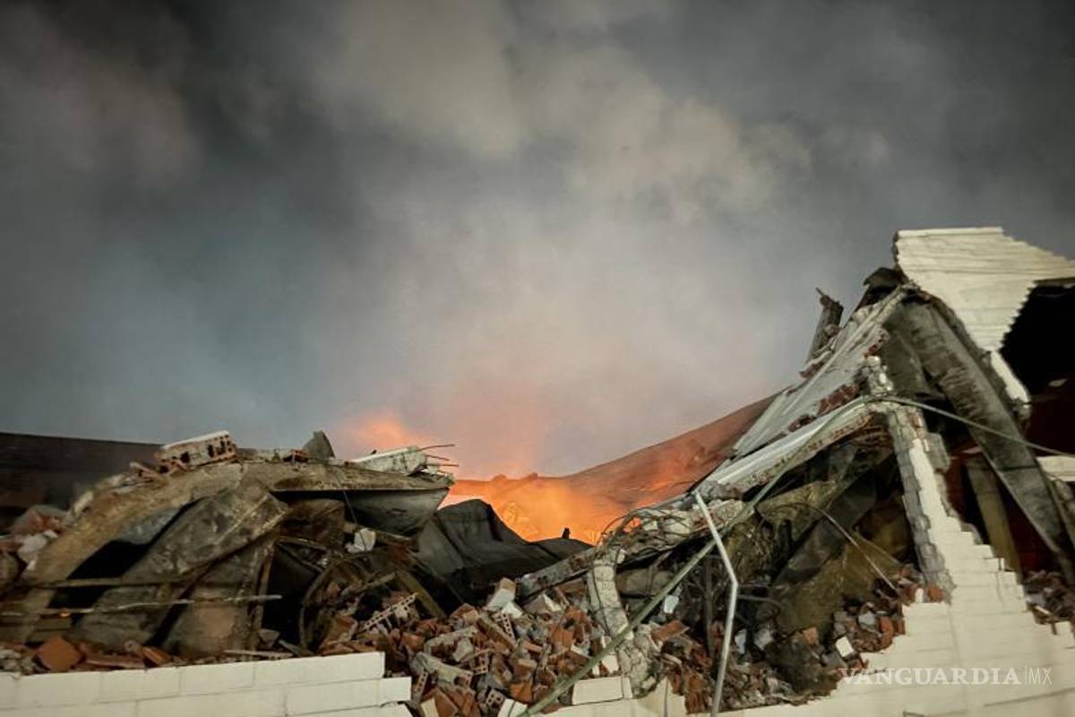 $!Tras varios minutos de combate, las llamas finalmente fueron sofocadas.