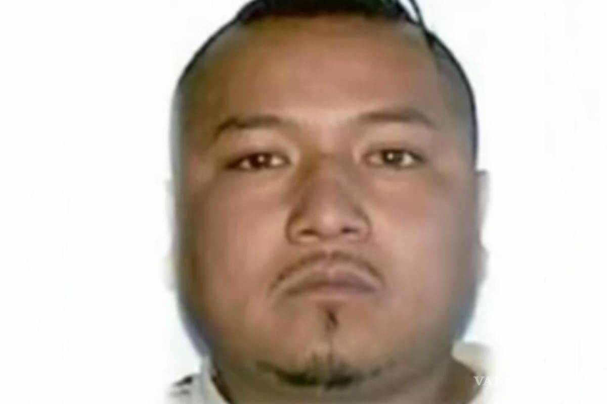 $!Huachicoleros incendiaron autos en vialidades por operativo de la Marina en Guanajuato, el bastión del "El Marro"