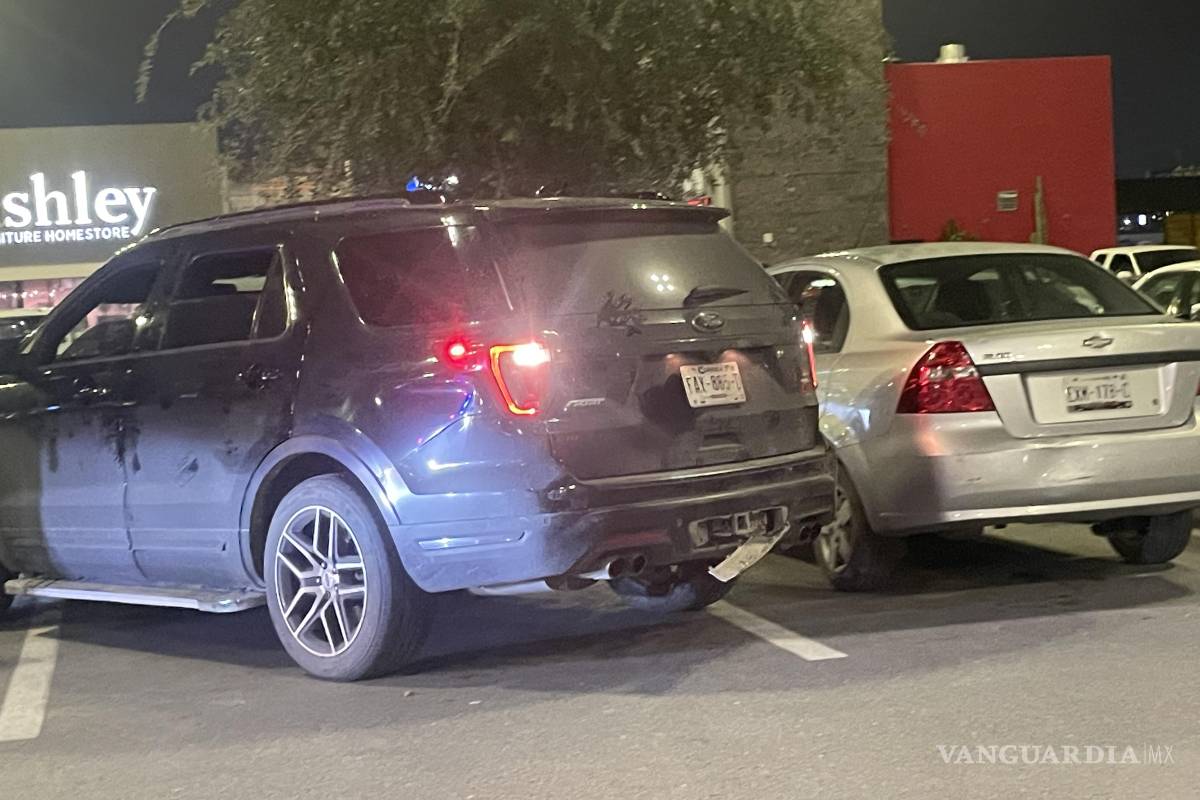 Pelea por cajón de estacionamiento termina en choque en el norte de Saltillo
