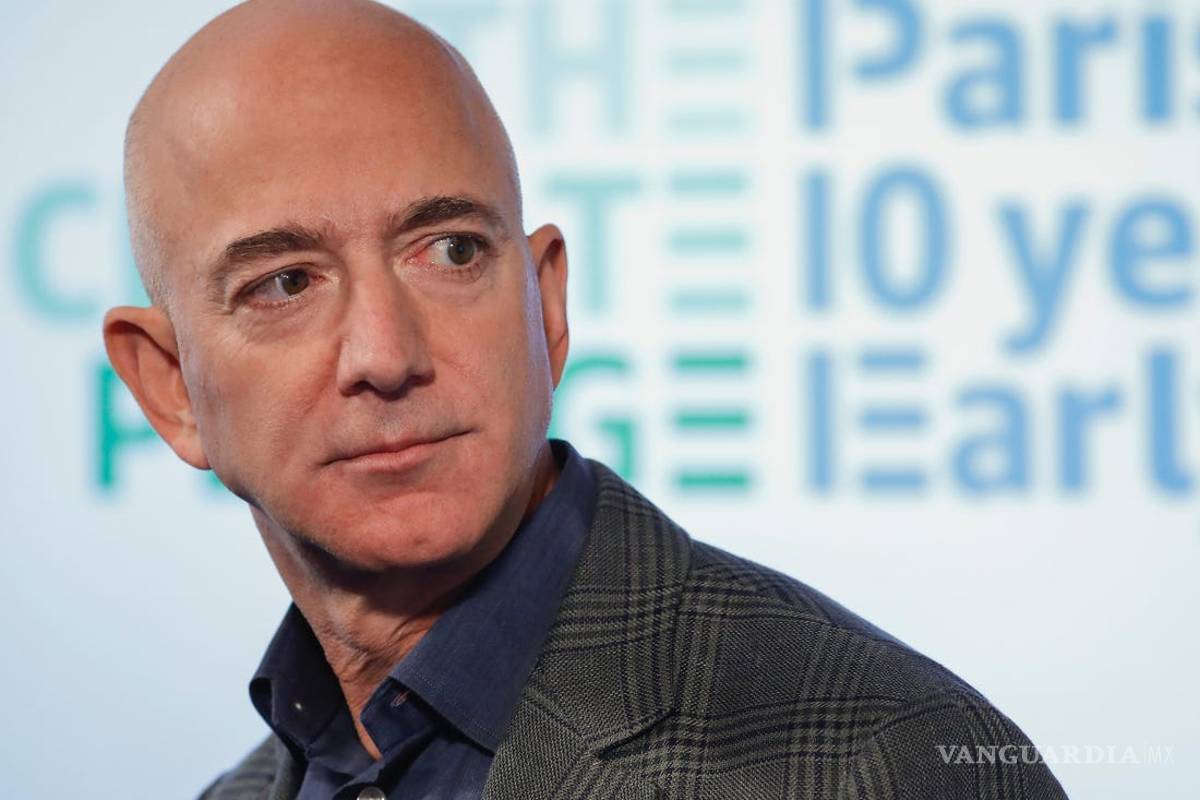 Jeff Bezos es por tercer año seguido el estadounidense más rico: Forbes