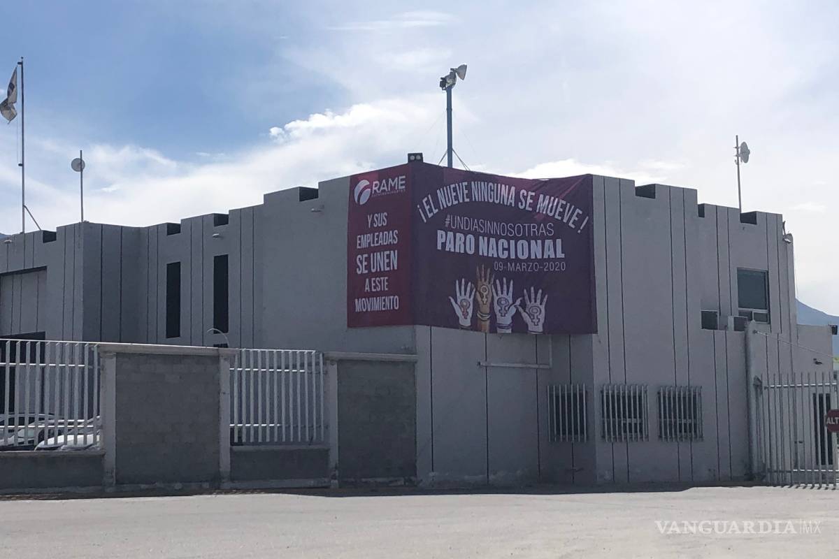 Apoya RAME con manta el paro nacional de mujeres