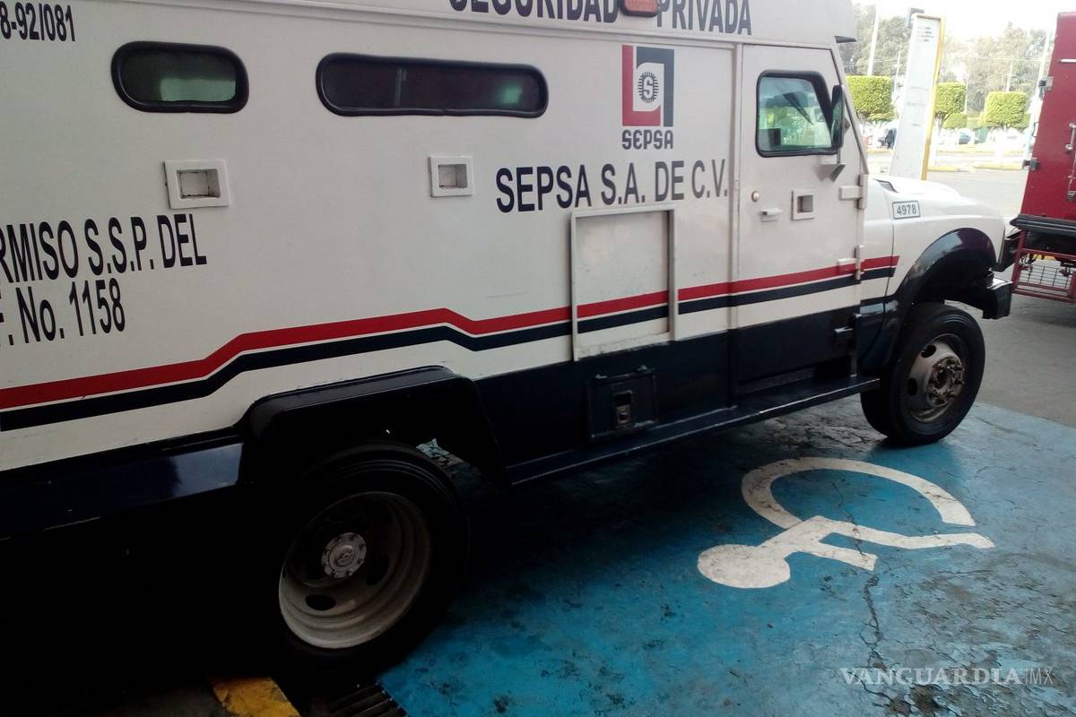 Comando armado roba camiones blindados con oro y plata en Sonora