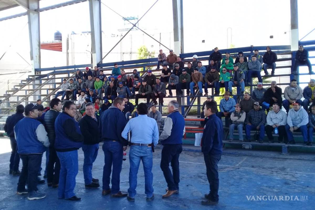 Obreros de AHMSA se manifiestan por incumplimiento en pago de bonos