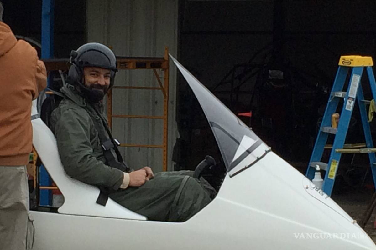 $!Saltillense construye un auto volador.