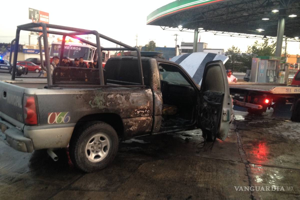 Se incendia patrulla en Saltillo