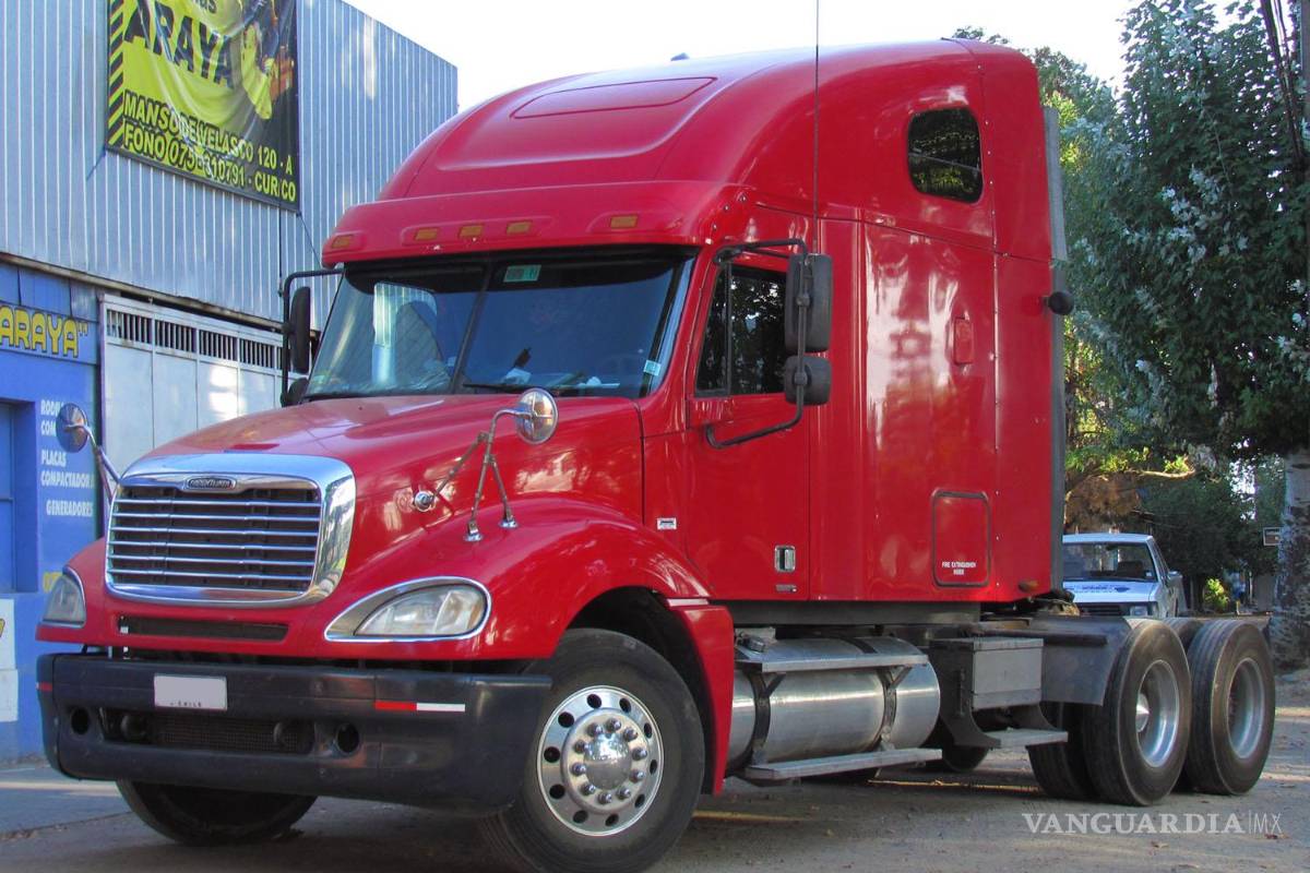 Disminuyó producción y exportación de unidades en Freightliner a nivel nacional