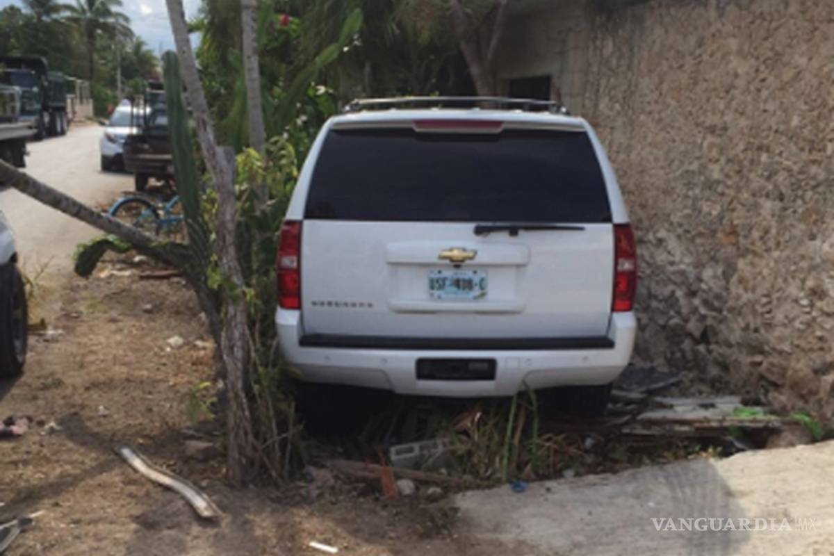 Sufre Felipe Calderón percance automovilístico en Quintana Roo