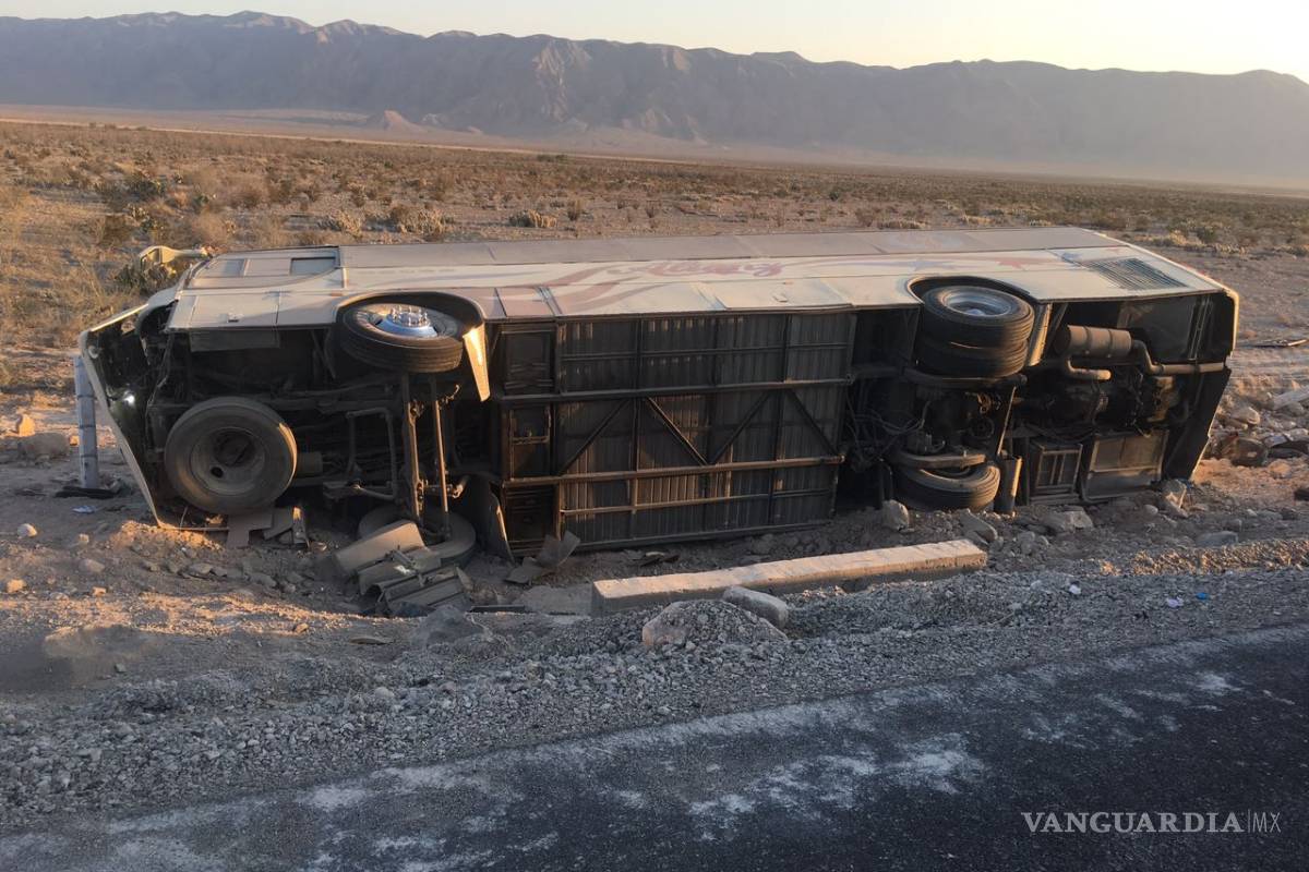 Mueren cuatro menores de edad y tres adultos tras camionazo en Cuatrociénegas