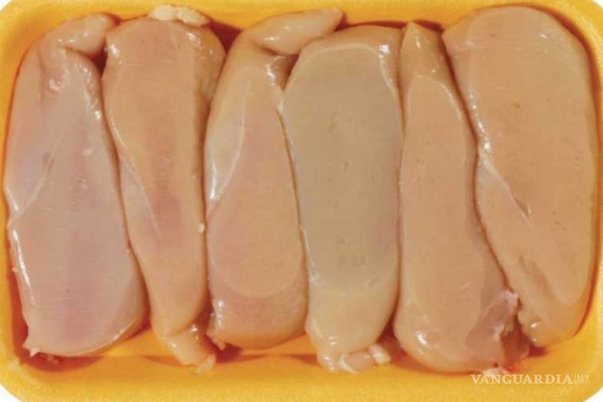 ¡No comas pollo con rayas blancas!