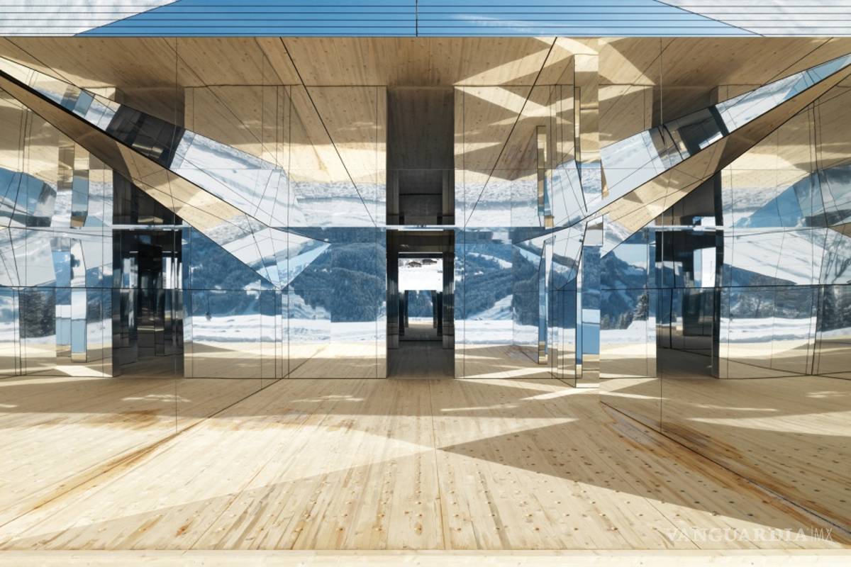 $!Mirage Gstaad, la sorprendente casa de los espejos que está en las montañas de Suiza