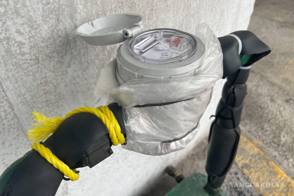 $!El SIMAS Monclova-Frontera informó que, tras el descenso de temperaturas por el Frente Frío número 30, no se han registrado daños en medidores de agua ni en la red domiciliaria exterior.