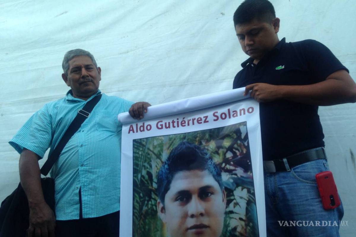 Confirman médicos estado vegetativo de alumno sobreviviente de Ayotzinapa