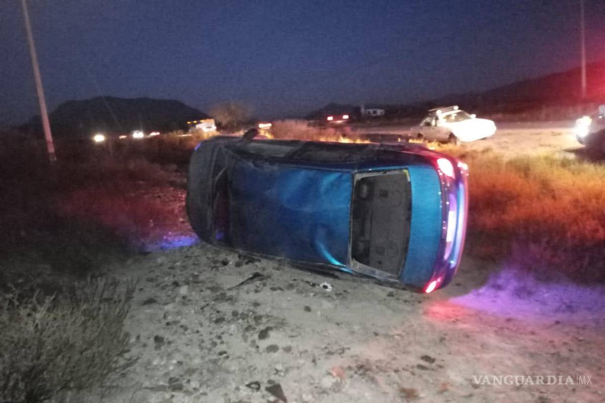 Reportan tres heridos en volcadura sobre carretera Los Pinos en Ramos Arizpe