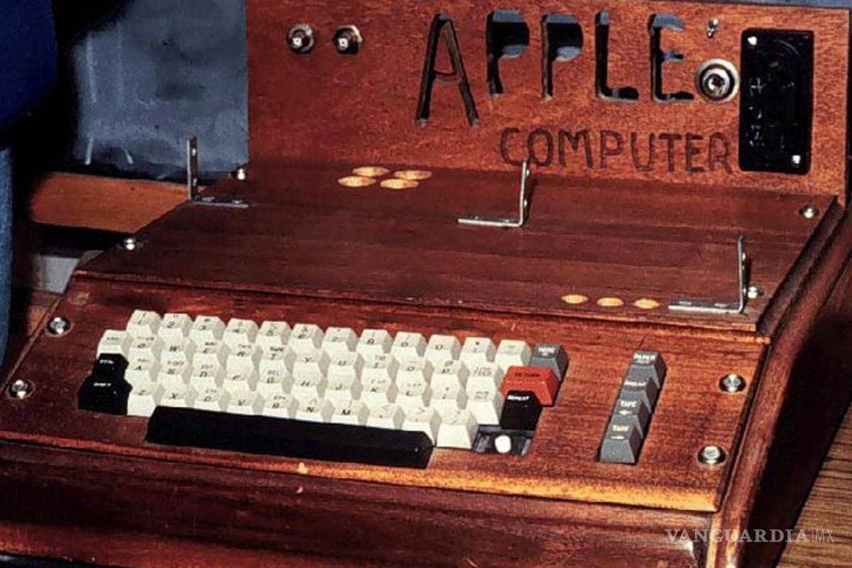 Subastan una computadora 'Apple I' por 110 mil euros