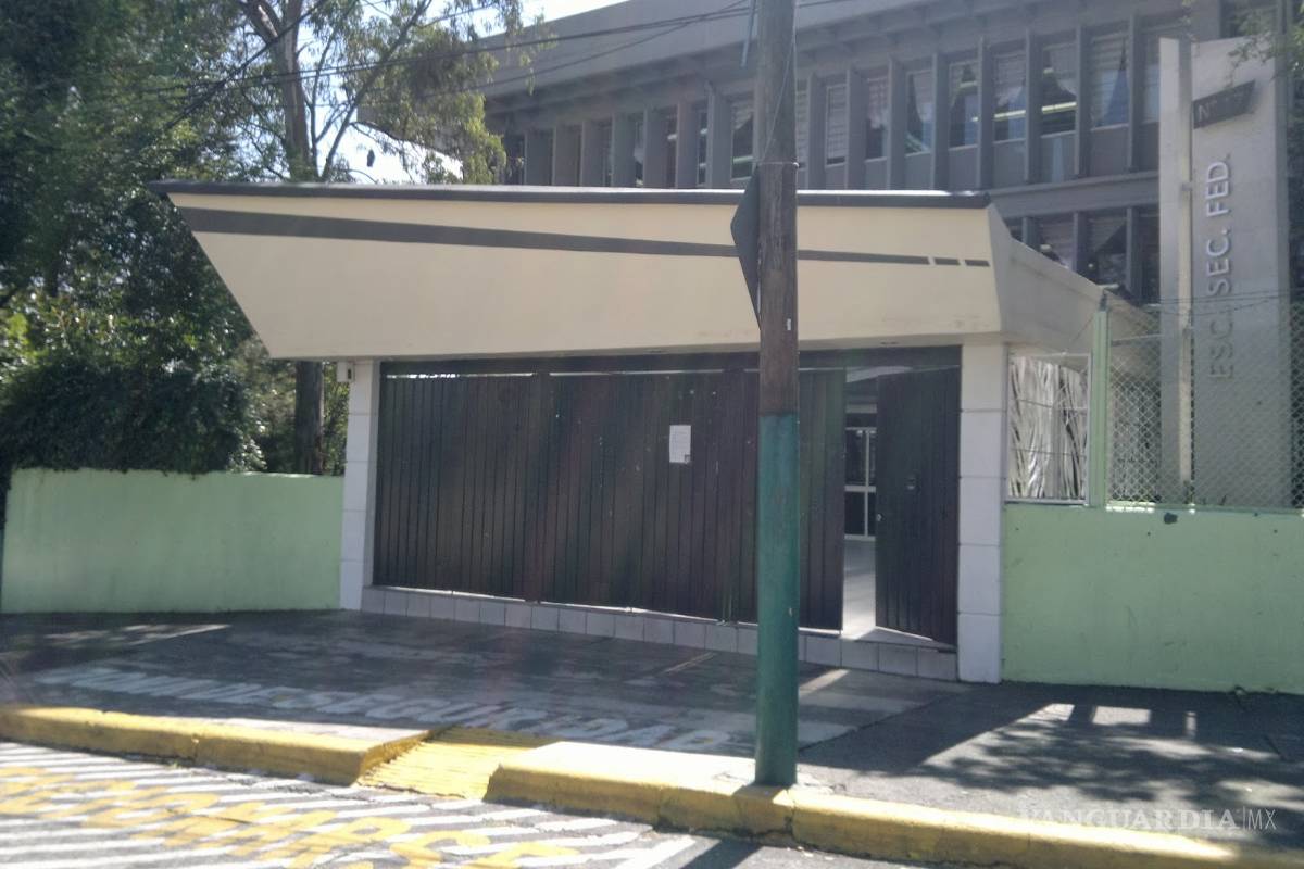Hurtan objetos didácticos de escuela primaria