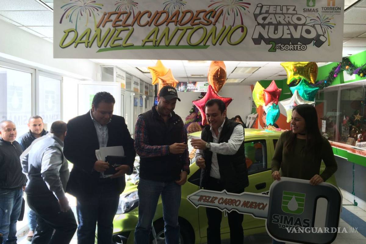 Entrega Simas auto 2017 sorteado entre usuario cumplidos