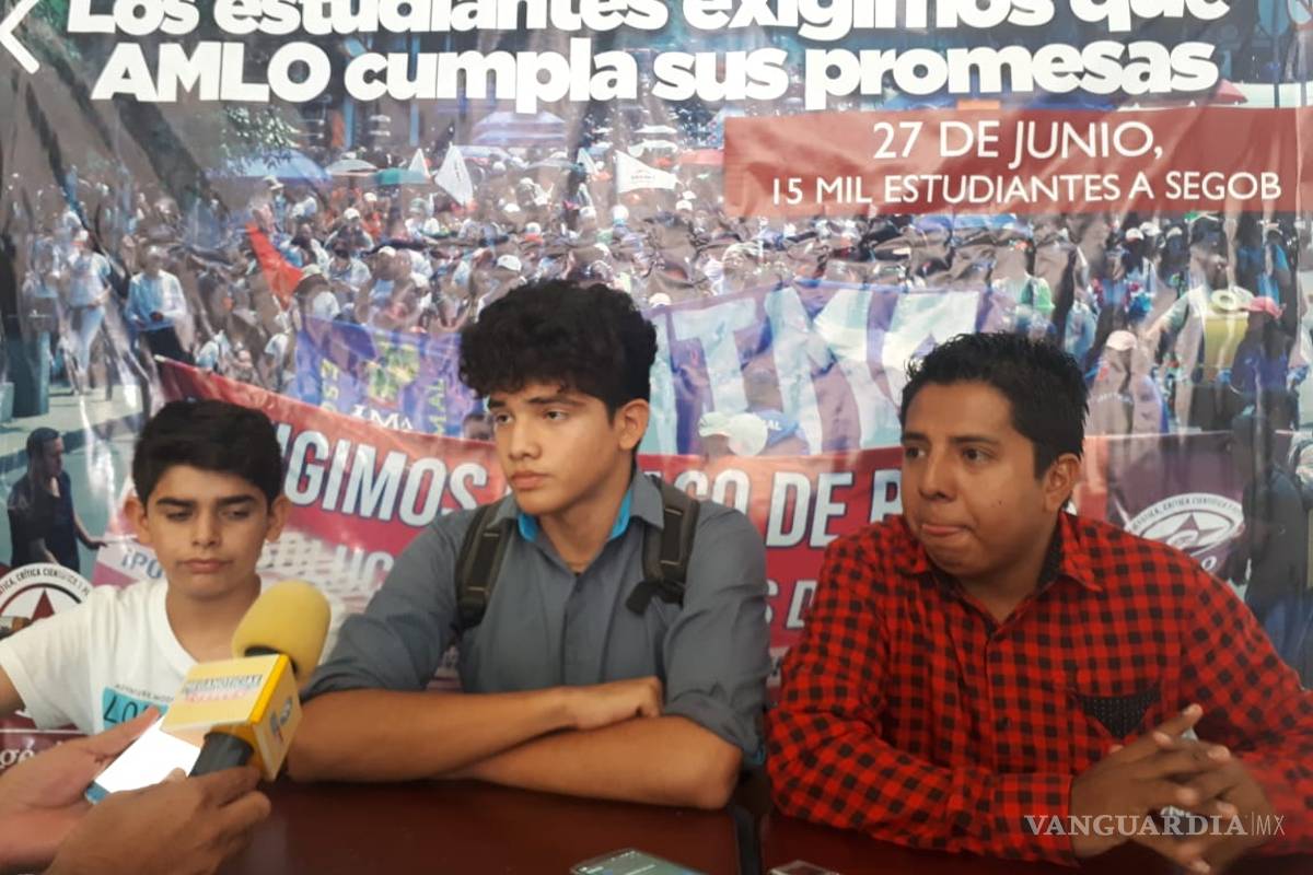 Estudiantes de Torreón marcharán a México para exigir la beca 'Benito Juárez'
