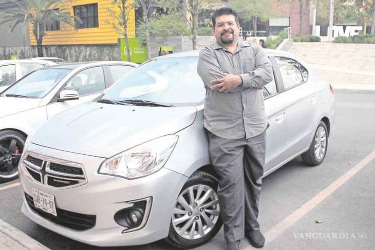 Con ‘risoterapia’, este chofer de Uber te lleva por todo Monterrey