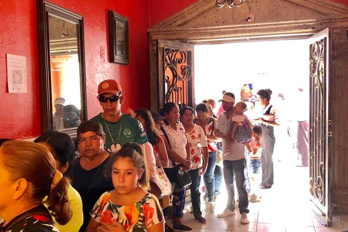 $!Acarreo en Saltillo para afiliación a nuevo partido de Felipe Calderón