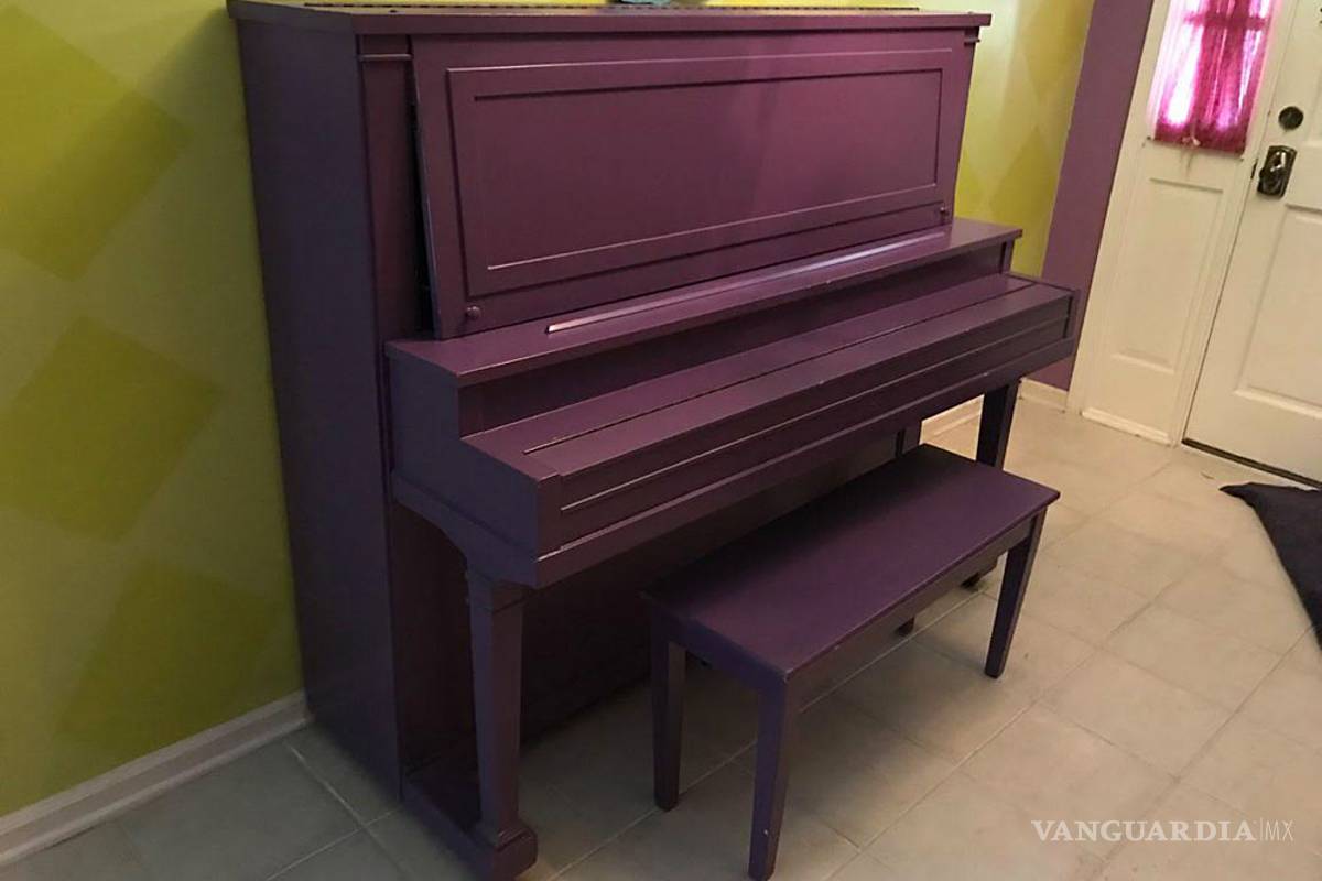 $!Subastan en EU unas botas y un piano utilizados por Prince