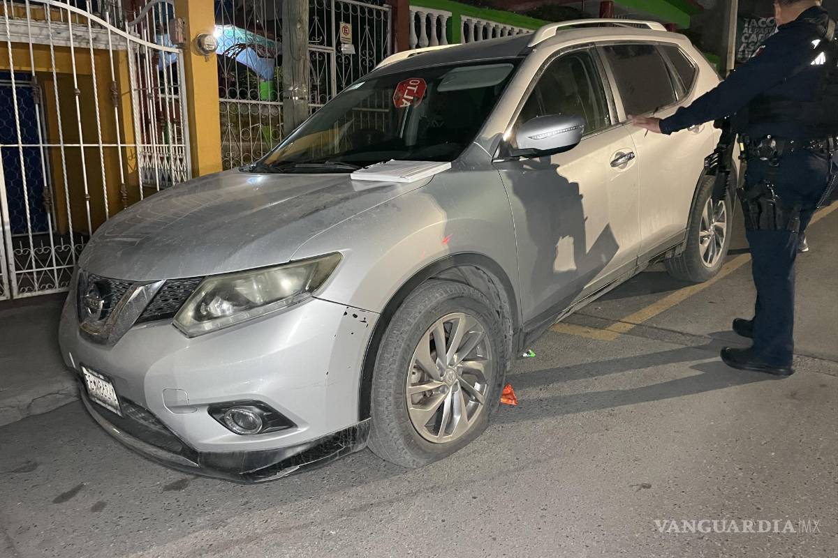 Motociclista dispara contra camioneta que lo tumbó en la colonia Bellavista, en Saltillo