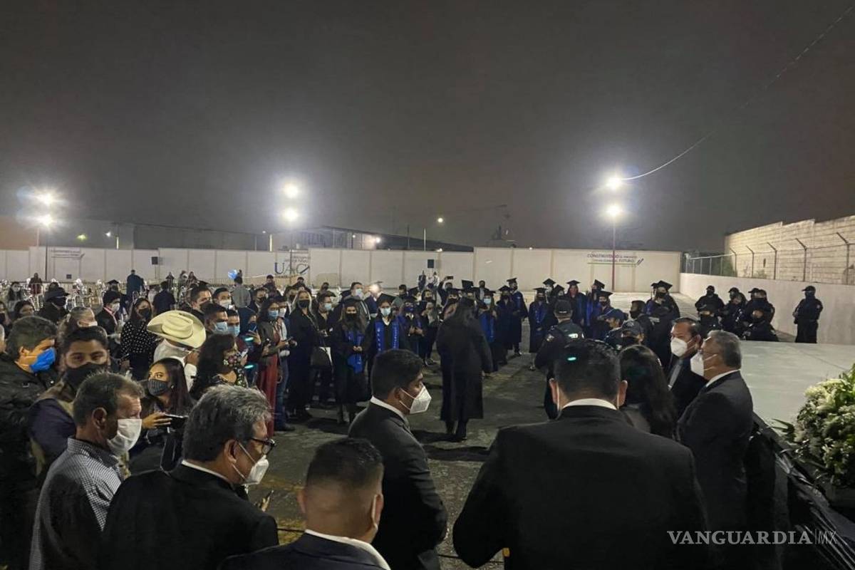 Da a conocer Facultad de Saltillo motivos por los que organizó megagraduación