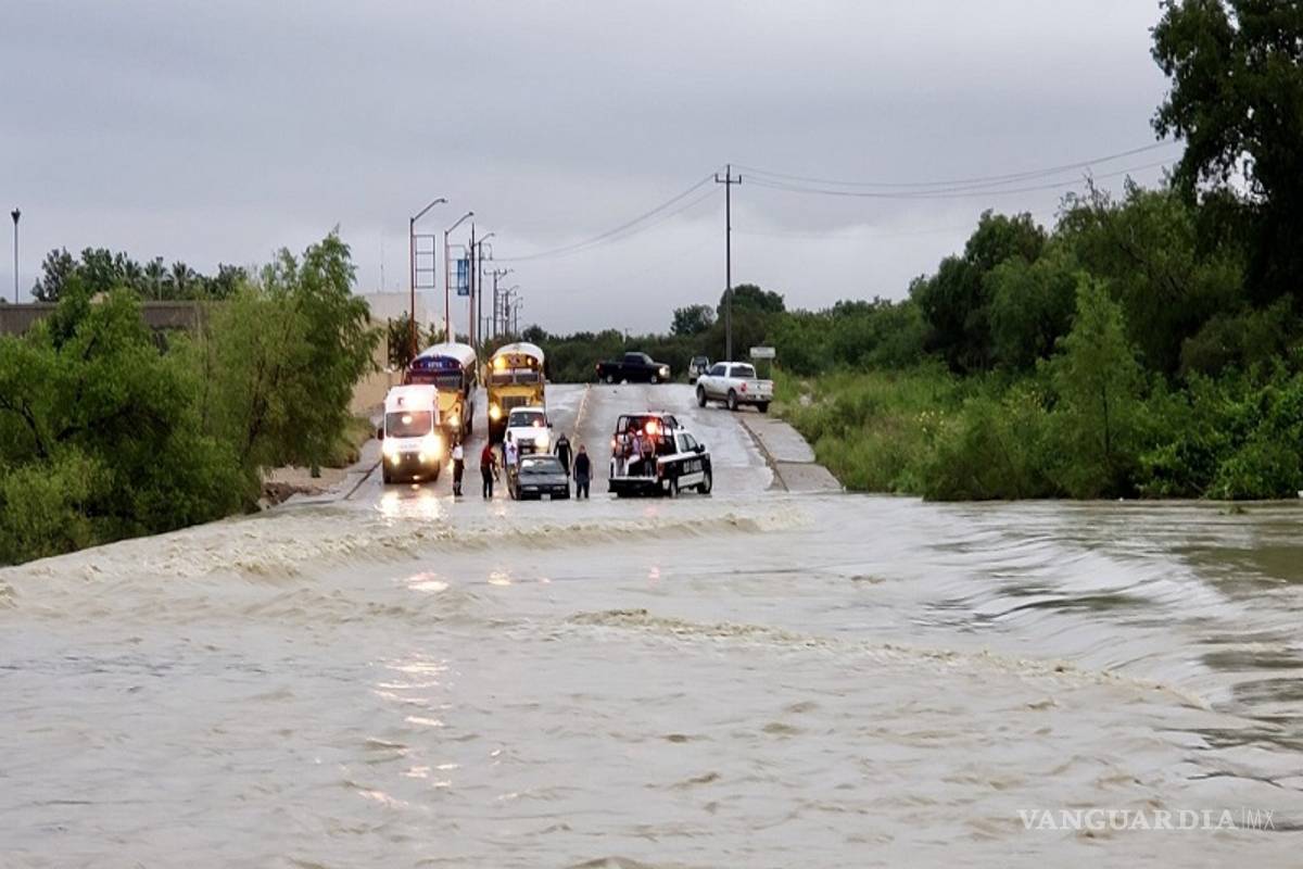 Caos vial en Acuña por tormenta; reportan acumulamiento de agua en varios sectores de la ciudad