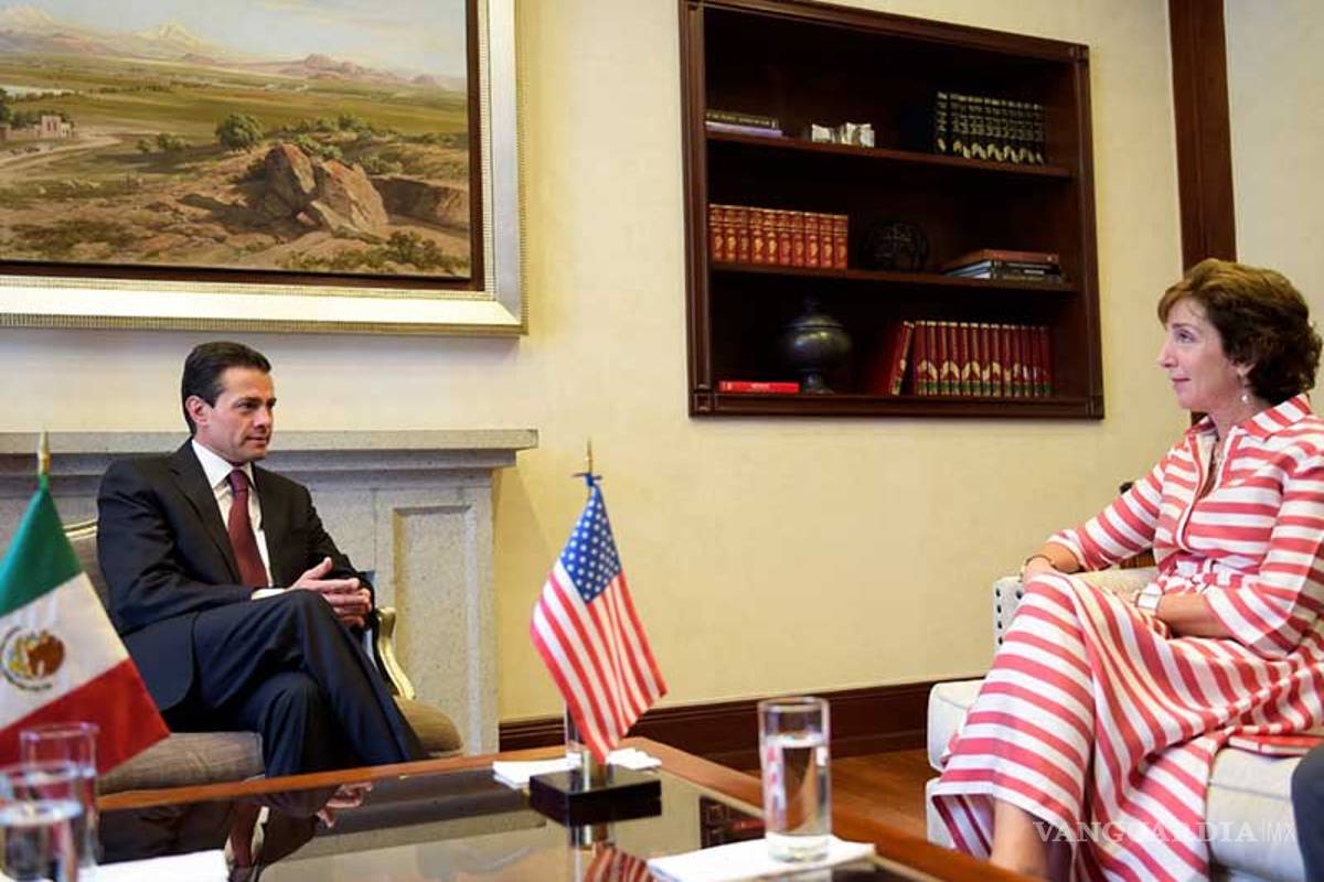 Peña Nieto reconoce labor de la diplomática Roberta Jacobson