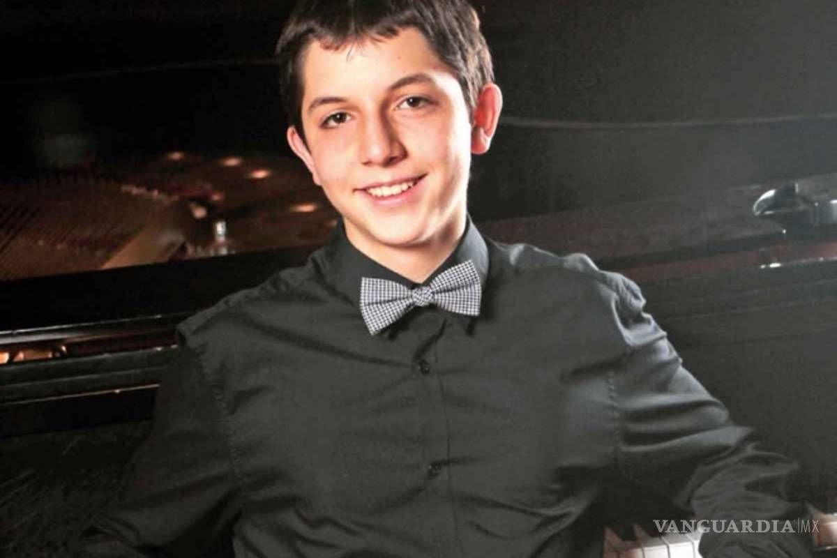 El pianista Alejandro Corona Aguilar mantiene paso triunfal