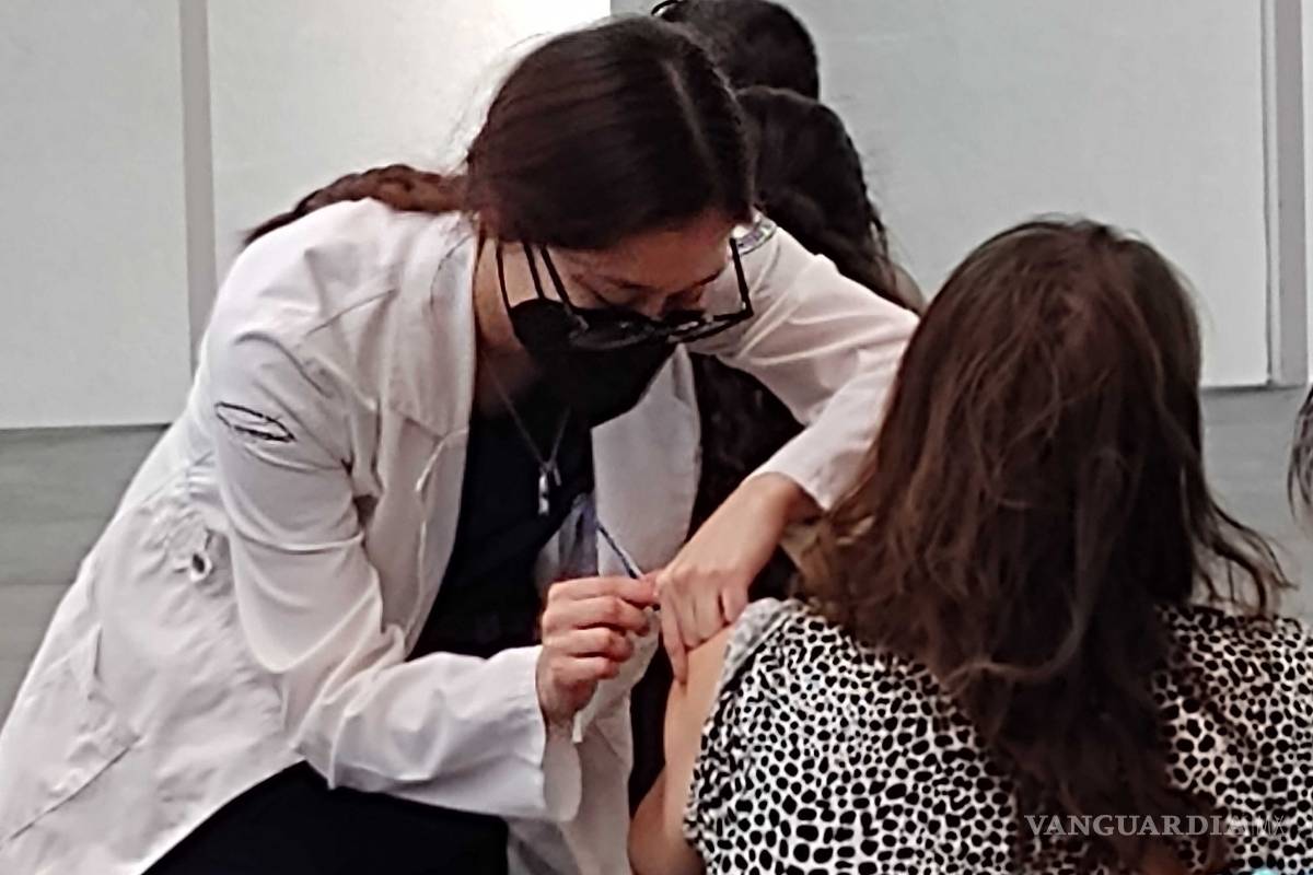 Aún vacunados enferman de COVID y mueren, ¿porqué?