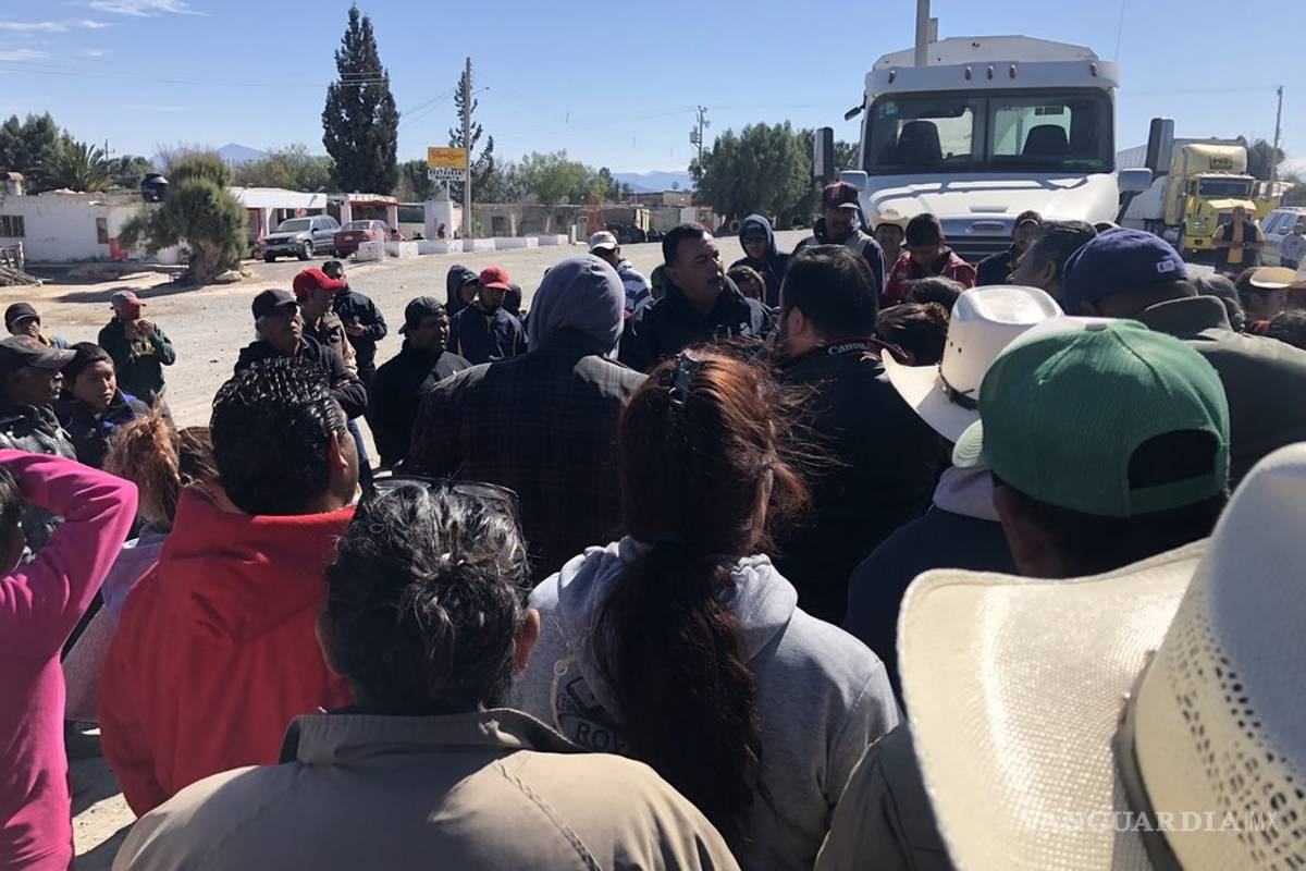 Gobierno de Coahuila dialoga con ejidatarios por bloqueo de autopista Saltillo-Torreón